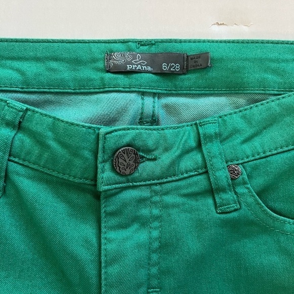 Prana Green to White Ombré Crop Ankle Zip Pants - Picture 4 of 11